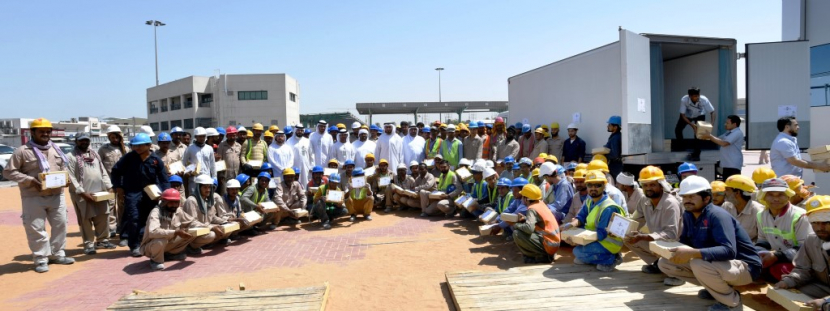 Dawood Al Hajiri, Director General of Dubai Municipality poses for photo with the workers on the International Worker’s Day. Dawood Al Hajiri, Director General of Dubai Municipality poses for photo with the workers on the International Worker’s Day.